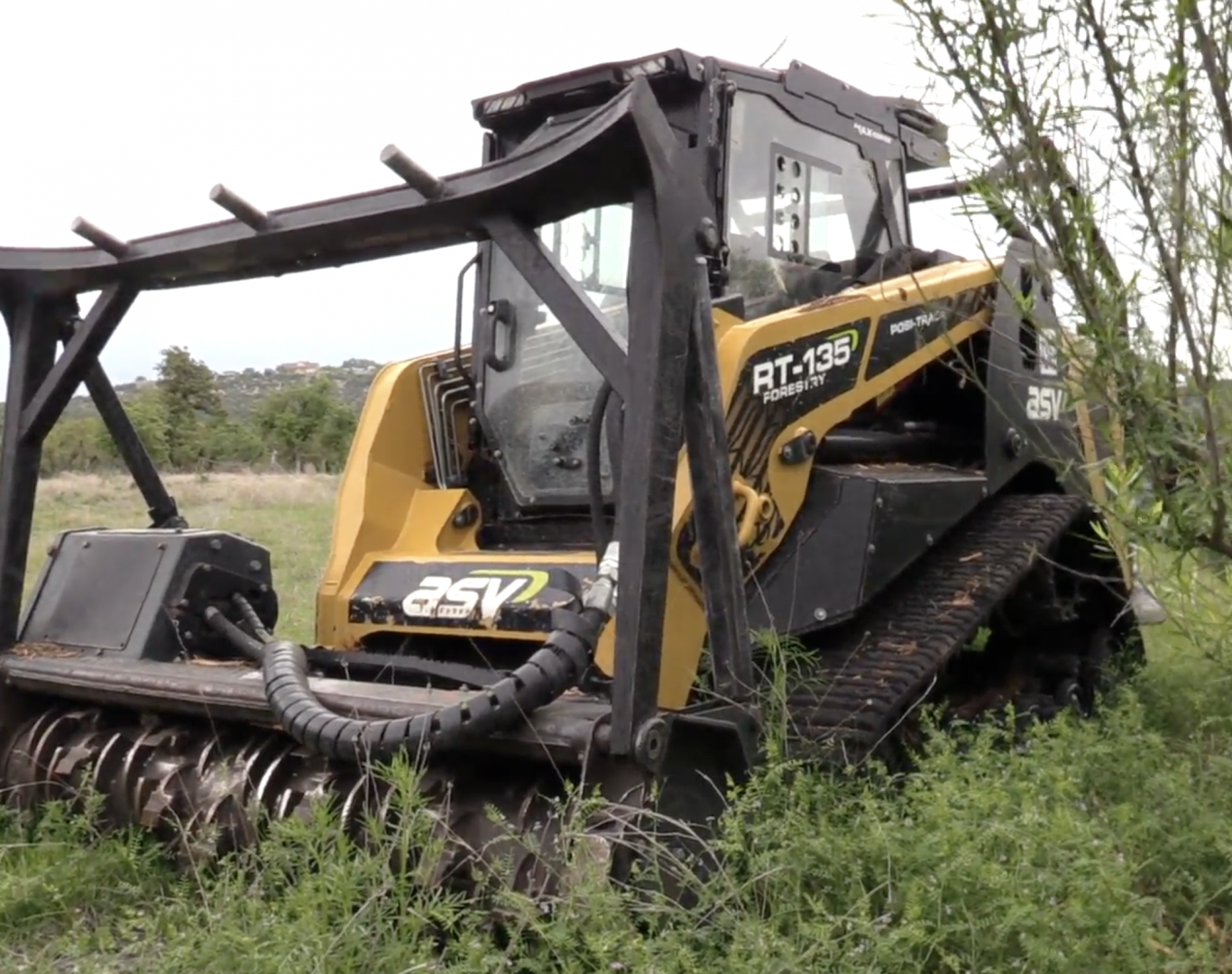 Land clearing near me in Kendall County, TX with eco-safe tools